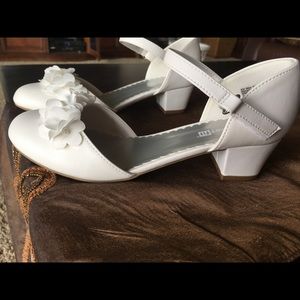 White girls dress shoe